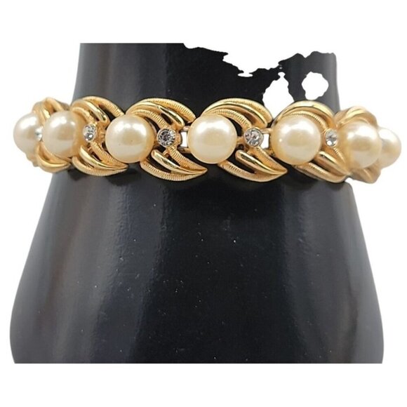 Crown Trifari Faux Pearl Swirl Bracelet 6.5" Gold Tone Setting Rhinestone Accent - Picture 4 of 14